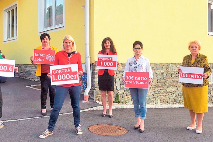 Die SPÖ Frauen des Bezirks Güssing mit ihren Forderungen. 