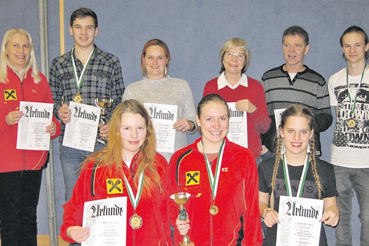 Die glücklichen Sieger der Badminton Meisterschaft in Weiz.