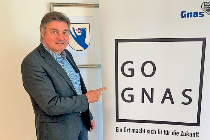 Bgm. Gerhard Meixner weist auf www.gnas.gv.at/lehrstellen hin. 