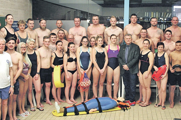 Ausbildung von 32 Rettungsschwimmern