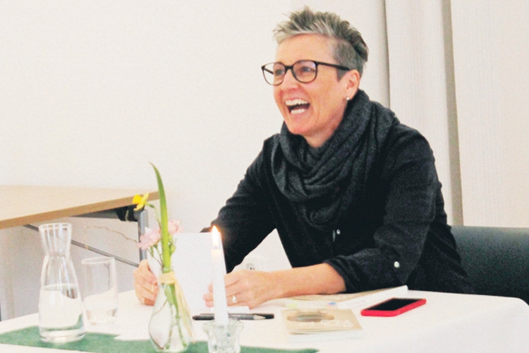 Die Autorin Marlies Herbsthofer bei der Lesung im Haus der Frauen.
