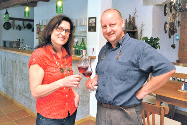 Eva und Martin Weinek freuen sich über Gold für „Weinecco”.