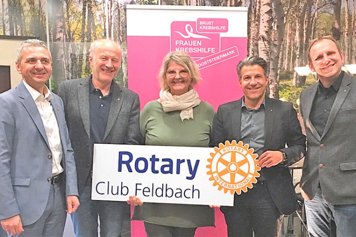 Dagmar Koller nahm die Spende des Rotary Club Feldbach entgegen.