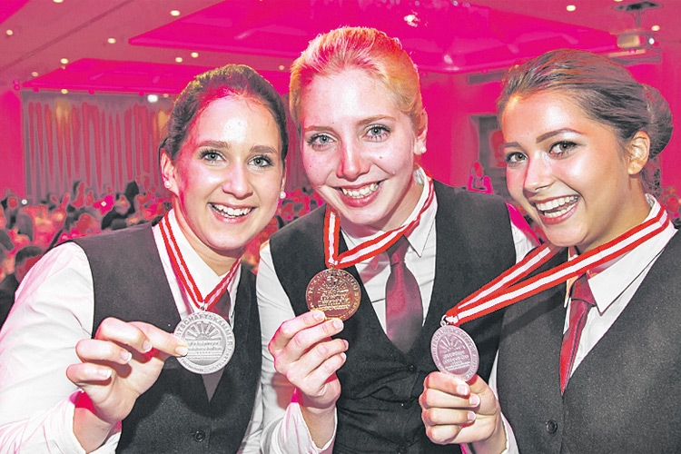 Sophie Kager (Silber), Anna Wappel (Gold) und Angelique Moser (Silber) vertraten das Burgenland erfolgreich im Bereich Service.