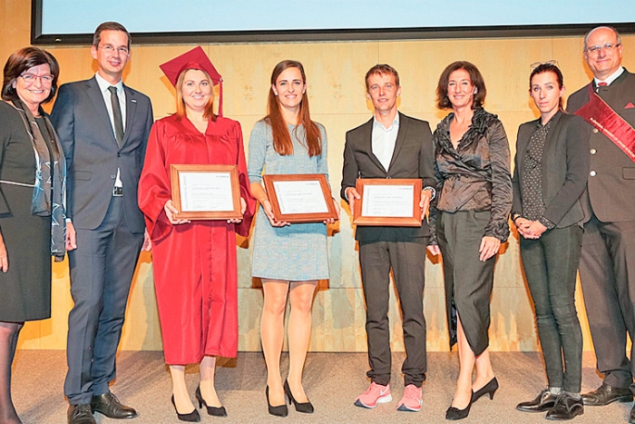 Die drei Preisträger bei der Graduierungsfeier in der FH Joanneum. 