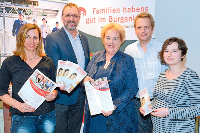Landesrätin Verena Dunst, AK-Präsident Gerhard Michalitsch und weitere Experten gaben wertvolle Tipps für Familien.