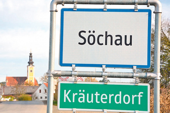 „Das „Kräuterdorf” Söchau begeht seinen 800. Geburtstag. Die Feierlichkeiten werden am 26. August live im Internet übertragen.