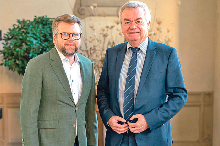 Der neueVorsitzende Han­nes Schwarz und LH-Stv. Anton Lang. Der BSA will sich verstärkt dem Schutz der Demokratie widmen.