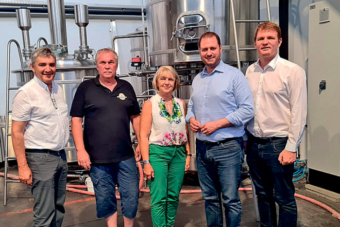 LAbg. Walter Temmel, Brauerei-Chef Franz Windisch, Vbgm. Gabi Lechner, LPO Christian Sagartz und ÖAAB-BPO BR Bernhard Hirczy.