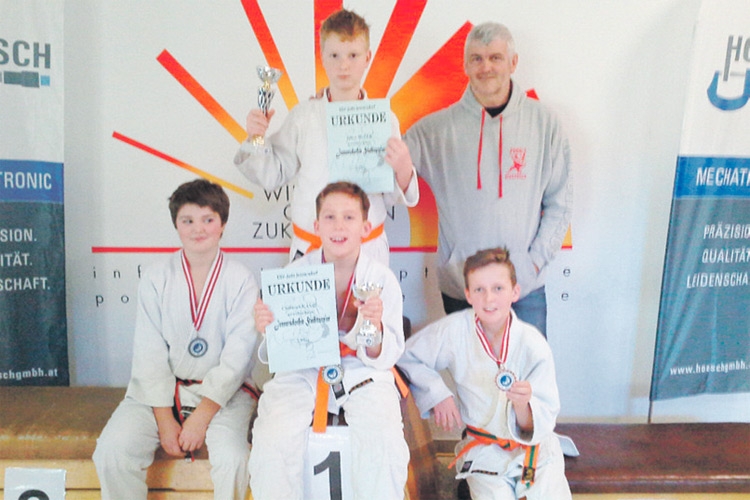 Die großartigen jungen, medaillenstarken Judokas.