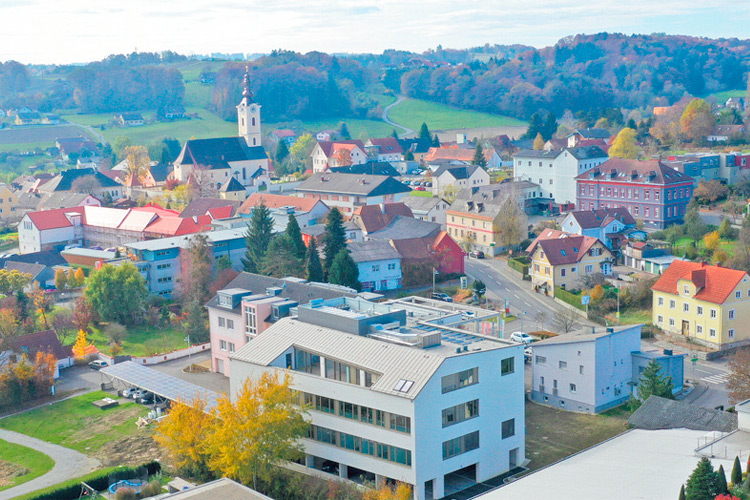 St. Stefan im Rosental ist eine top Wirtschafts- und Wohngemeinde, dazu noch mit sehr guten öffentlichen Verbindungen nach Graz gesegnet.