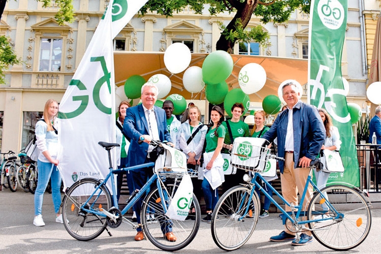 Verkehrslandesrat Anton Lang inspiriert zum Umsteigen auf das Fahrrad als Symbol für mehr Lebensqualität und menschengerechte Städte.