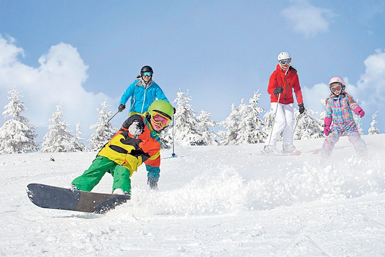 Wintersportler können im Nachbarland Tschechien Pisten mit einer Gesamtlänge von fast 200 Kilometern nutzen. 