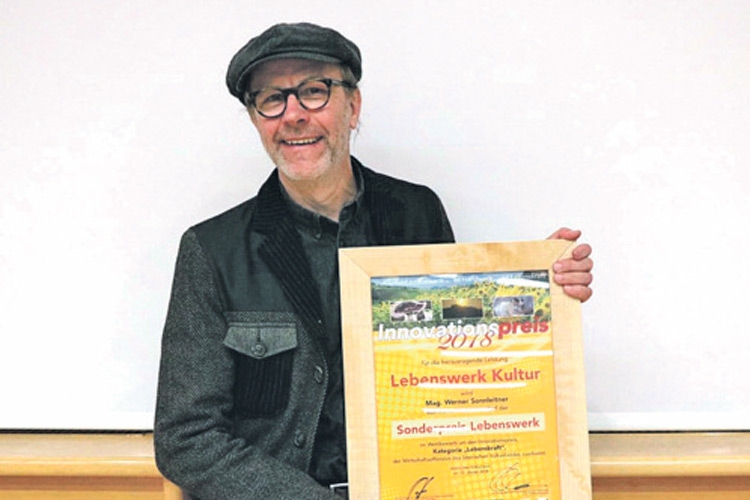 Sonnleitner mit dem Innovationspreis des Steir. Vulkanlandes.