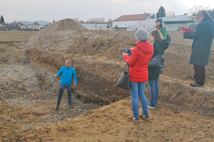 Bei Ausgrabungen wurde eine antike Stadtmauer entdeckt.