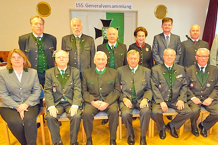 Die neugewählten Vorstandsmitglieder des ÖKB Feldbach.