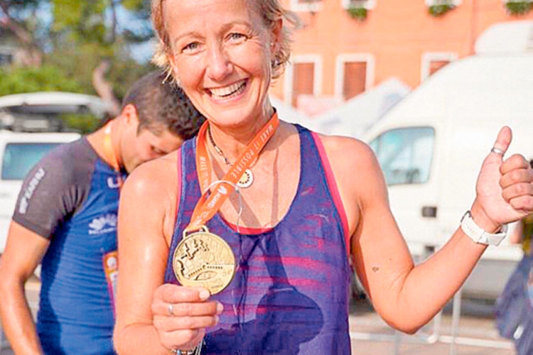 Sabine Bothe hat beim Marathon in Venedig alle Kriterien erfüllt. Dafür gab es wieder einmal eine Medaille und hernach Prosecco.