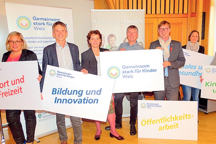 Die Steuerungsgruppe mit Landesrätin Mag. Ursula Lackner, Bürgermeister Erwin Eggenreich und Koordinator Gerhard Ziegler. 