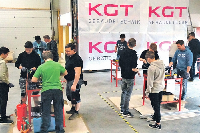 SchülerInnen erprobten die technische Werkstraße der KGT Feldbach.