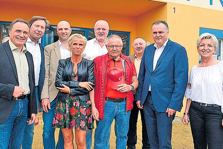 Die Mitglieder der SPÖ und PVÖ Oberwart bezogen ihr neues Büro.
