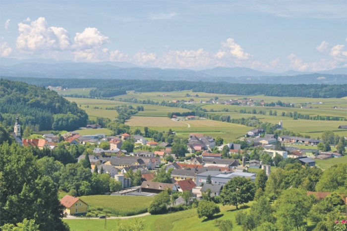 11 Dörfer – ein Weg: Schwarzautal ist anläßlich der Gemeindestrukturreform entstanden. Dafür wurden sogar die Bezirksgrenzen geändert, damit die Gemeinde vollständig im Bezirk Leibnitz liegt.