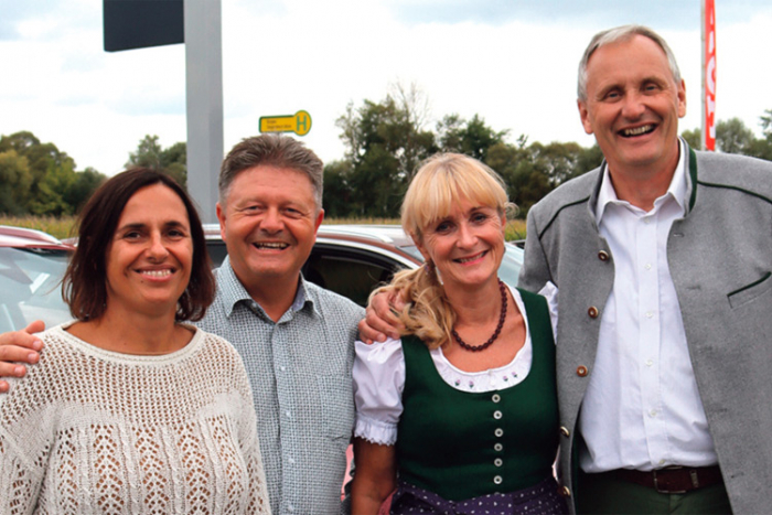 Automobile Partner-Freunde: Bernhard &amp; Alexandra Kalcher mit  den beliebten „Florians“.