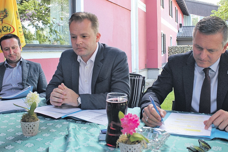 Für mehr Sicherheit in der Steiermark: Klubchef LAbg. Mario Kunasek, NR Walter Rauch und LAbg. Herbert Kober bei der Pressekonferenz.