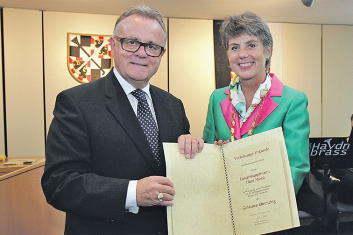LH Hans Niessl und Oberbürgermeisterin Brigitte Merk-Erbe.