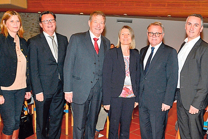 LH Hans Niessl eröffnete mit Präsident Dr. Peter Kostelka die Friedenskonferenz auf Burg Schlaining. 