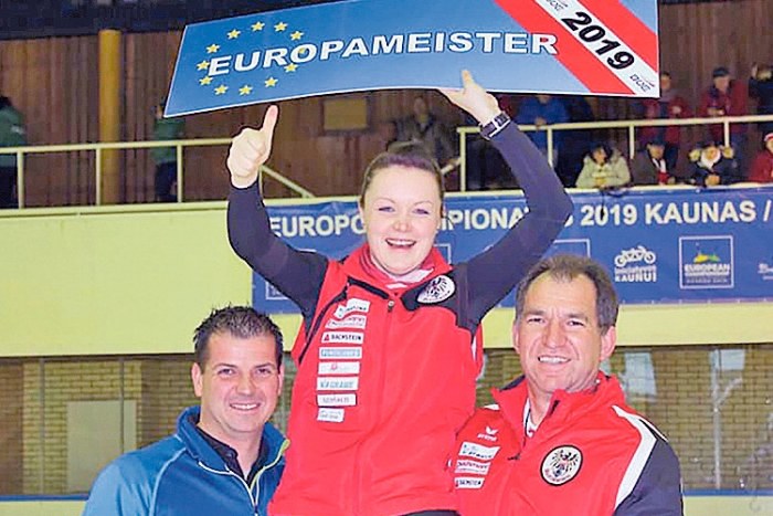 Die Europameisterin Simone Steiner mit Freund und Betreuer.