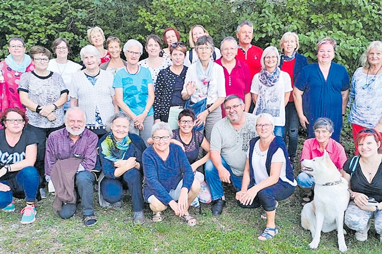Die Teamleitung und Mitglieder des Hospizvereins Feldbach. 
