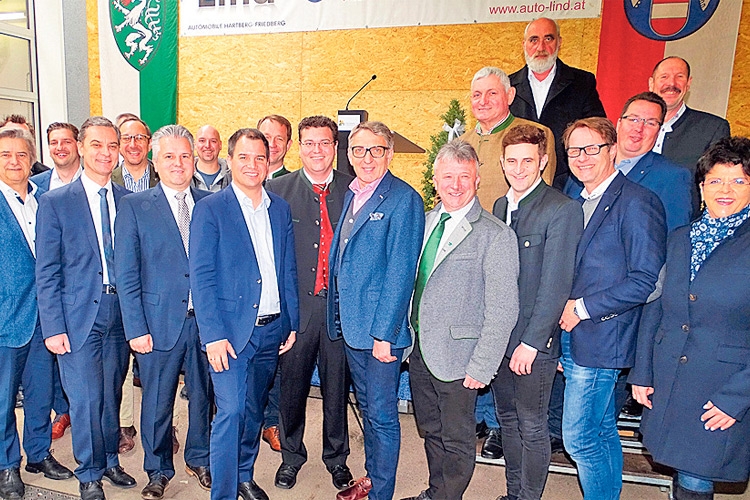 GF Mario Janisch mit LH-Stv. Mag. Michael Schickhofer und die Ehrengäste bei der Eröffnung der Leistungs- und Gewerbeschau.