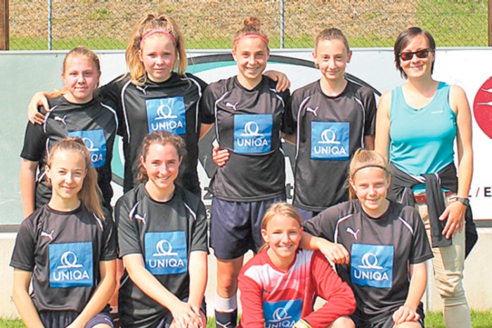 Die erfolgreiche Mädchen-Fußballerinnen der Mannschaft NSMS Weiz I.