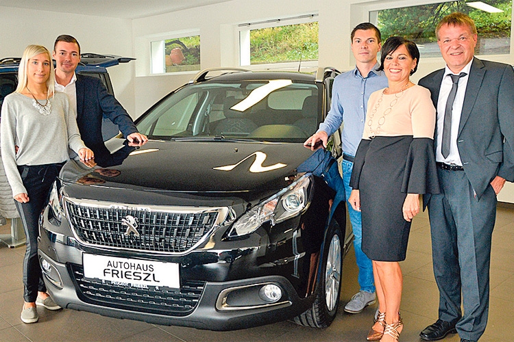 Die Familie Frieszl präsentierte die neuen Peugeot-Modelle. 
