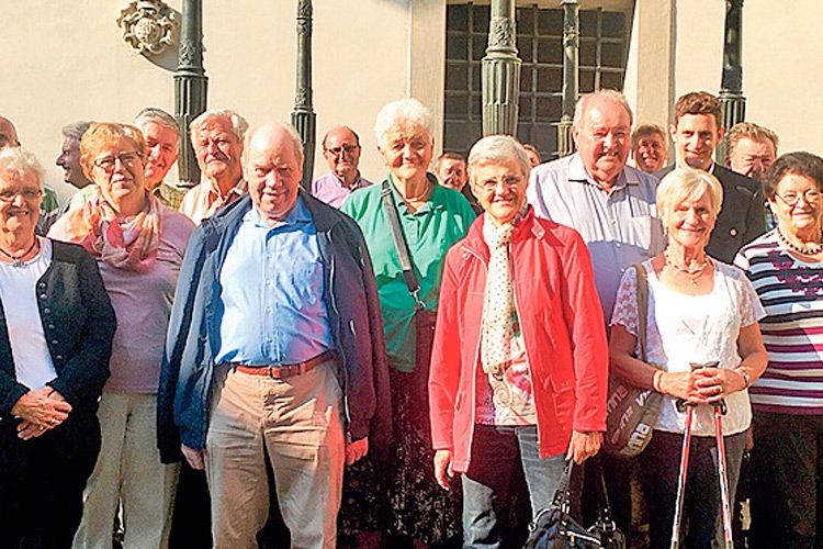 30 Senioren aus Hartberg-Umgebung besuchten auf Einladung von LAbg. Schnitzer das Landhaus.