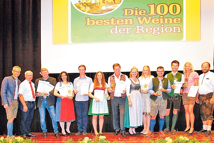40 Weinbauern präsentierten die „100 besten Weine der Region”.