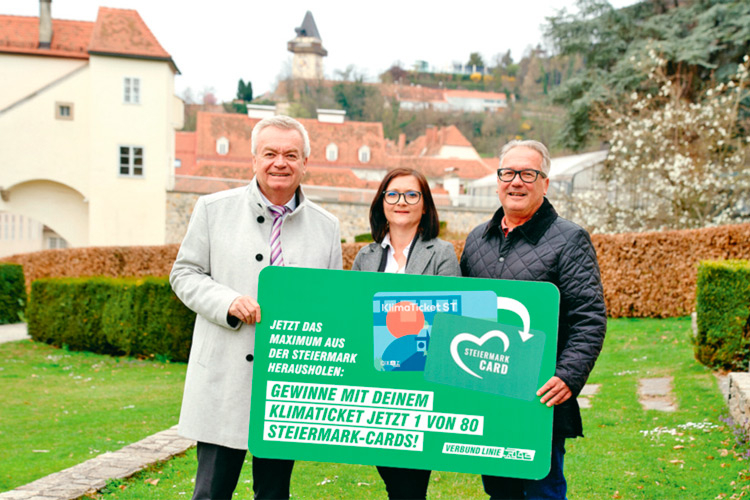 Eine erfolgreiche Kooperation: Verkehrsreferent LH-Stv. Anton Lang, Steiermark-Card-GF Anita Klug u. Verkehrsverbund-GF Peter Gspaltl.