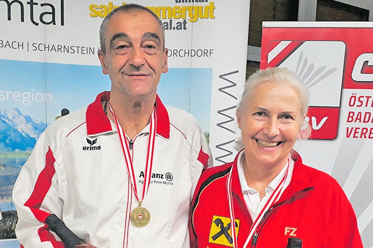 Peter Moritz und Brigitta Mahr bei der Siegerehrung Mixed SK55. 