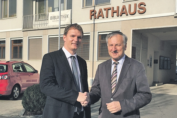 Jennersdorf’s Bürgermeister Willi Thomas mit seinem Wunschnach­folger Vizebürgermeister Bernhard Hirczy.