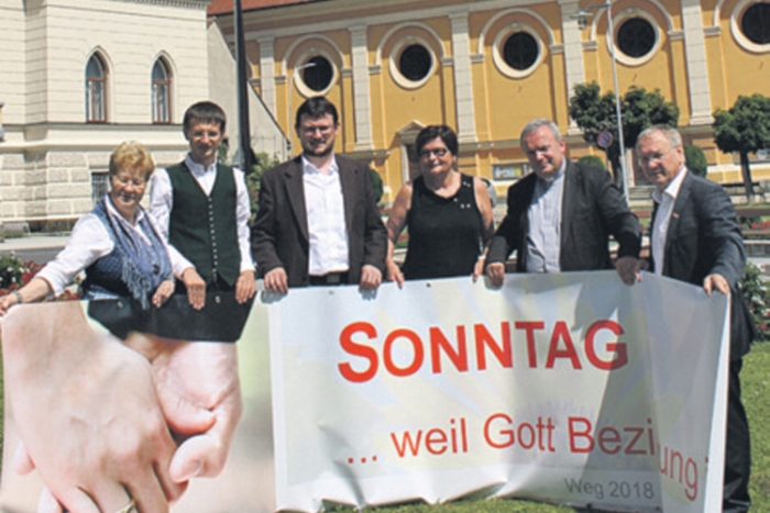 Regioteam Südoststeiermark präsentiert das neue „Sonntag-Plakat“.