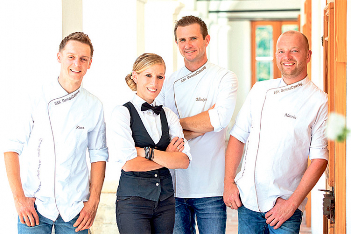 (v.l.:) Johann Stelzer, Karin &amp; Markus Sampt und Martin Koglmann  von S&amp;K GenussCatering sind für das kulinarische Wohl zuständig. 
