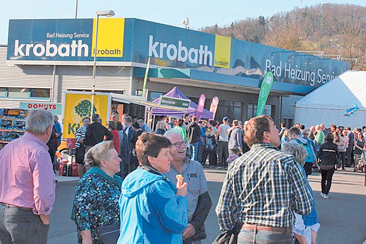 Zahlreiche Besucher tummelten sich am Betriebsgelände von Krobath. 