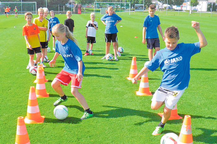 Kinder können ihr Fußball-Talent bei den Sichtungstagen zeigen. 