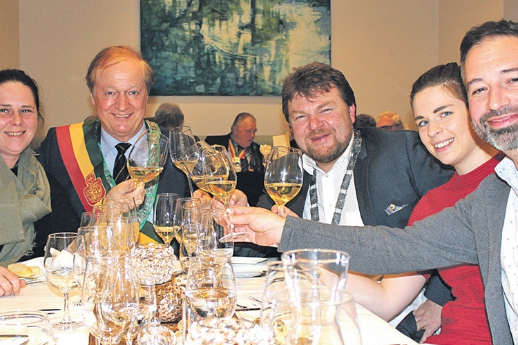 Larimar-Chef KR. Johann Haberl mit Albert &amp; Silvia Gesellmann, Katharina Tinnacher und Christoph Neumeister. 