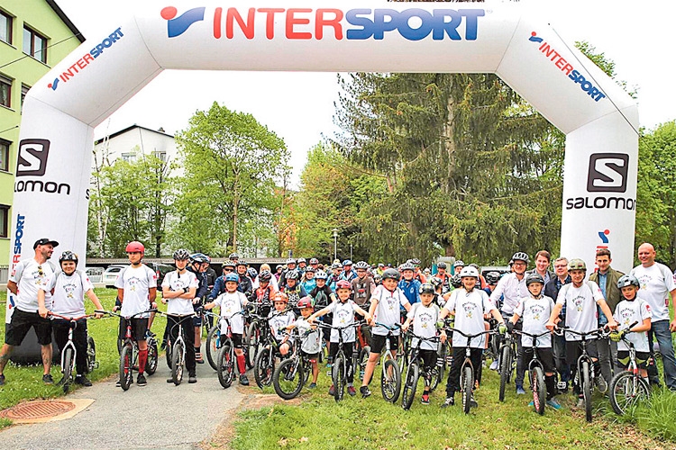Über 150 Radfahrbegeisterte waren beim großen Familienradfest dabei.