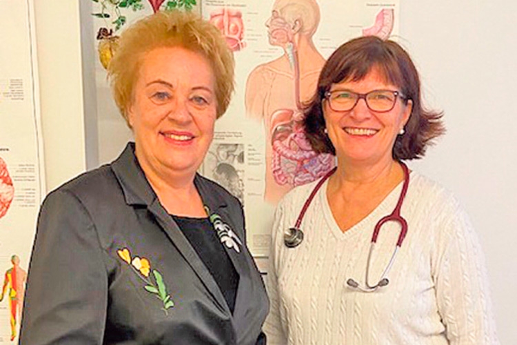 LT-Präs. Verena Dunst und Dr. Christine Pungercic, Ärztin in Strem.
